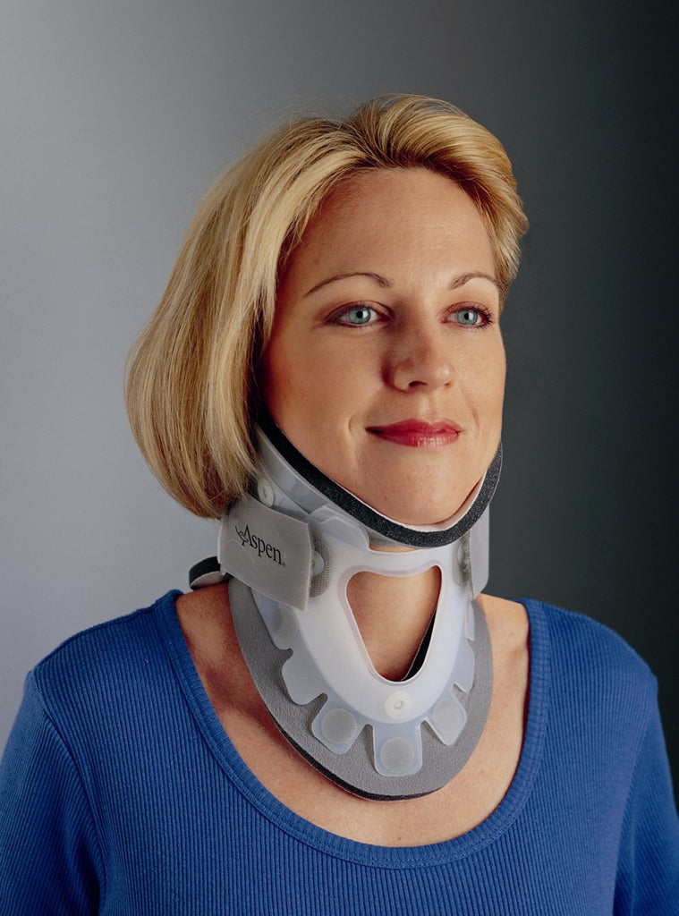 ProCareÂ¨ Transitional 172 Rigid Cervical Collar with Replacement Pads