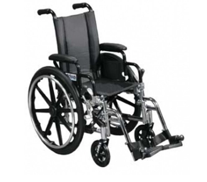 driveÂª Viper Lightweight Wheelchair, 14-Inch Seat Width