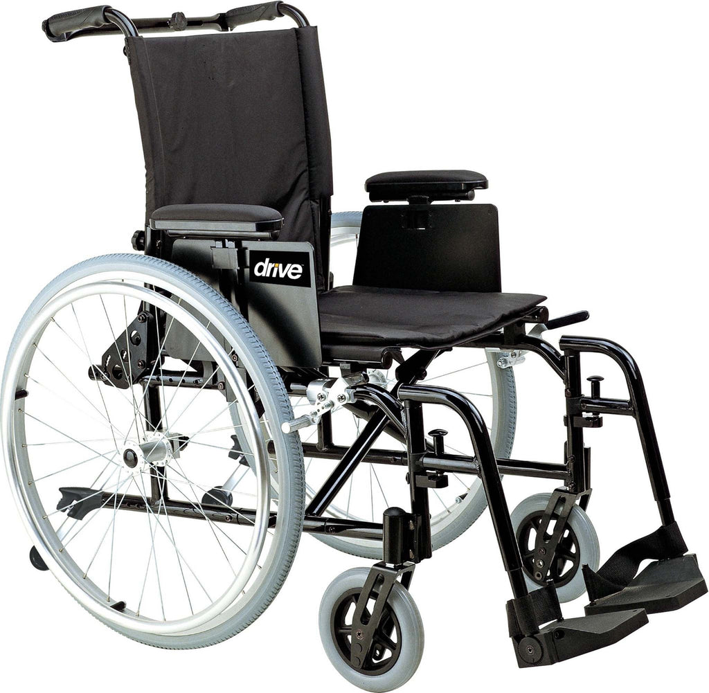 driveÂª Cougar Lightweight Wheelchair, 18-inch Seat Width